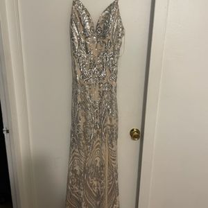 Beautiful evening gown-nude/silver sequins(size-Medium).  Worn 1 time only!